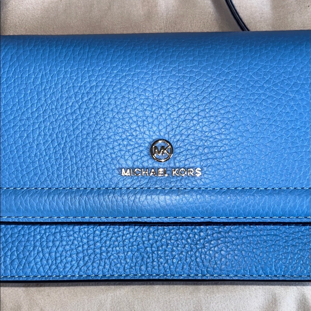 Michael Kors Light Blue Pebbled Leather Crossbody Wallet Purse NWOT - Picture 2 of 5